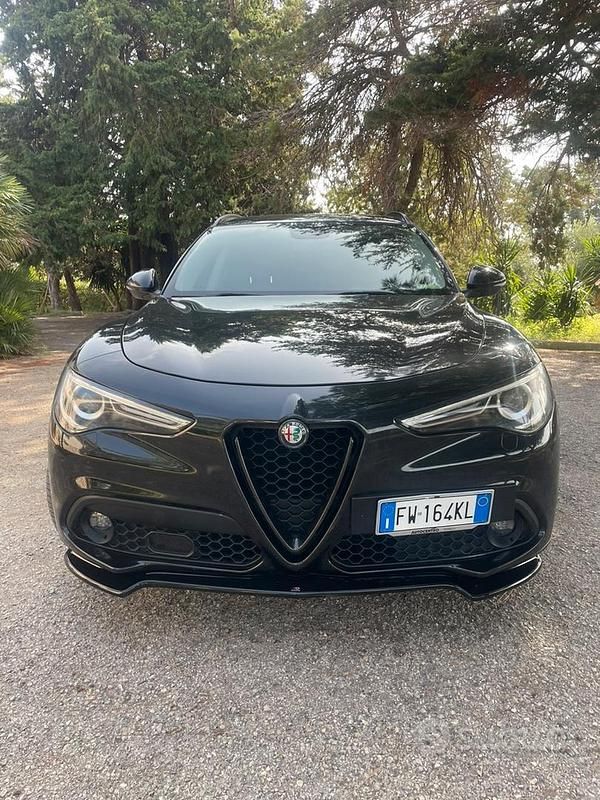 Usata Alfa Romeo Stelvio Super 180 CV (132 kW) 2017 Nero SUV