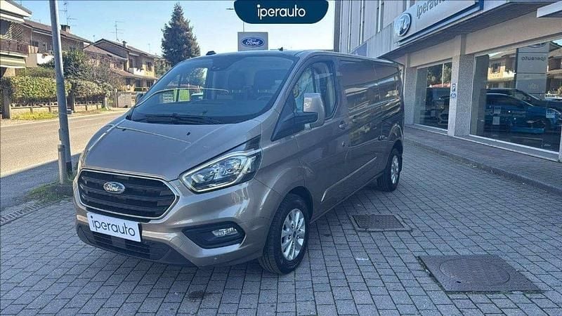 Usata Ford Transit Custom Titanium 131 CV (96 kW) 2023 Beige metallizzato Furgone