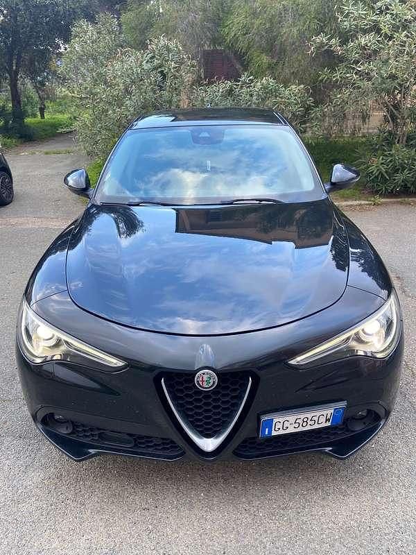 Usata Alfa Romeo Stelvio Business 160 CV (117 kW) 2021 Nero SUV