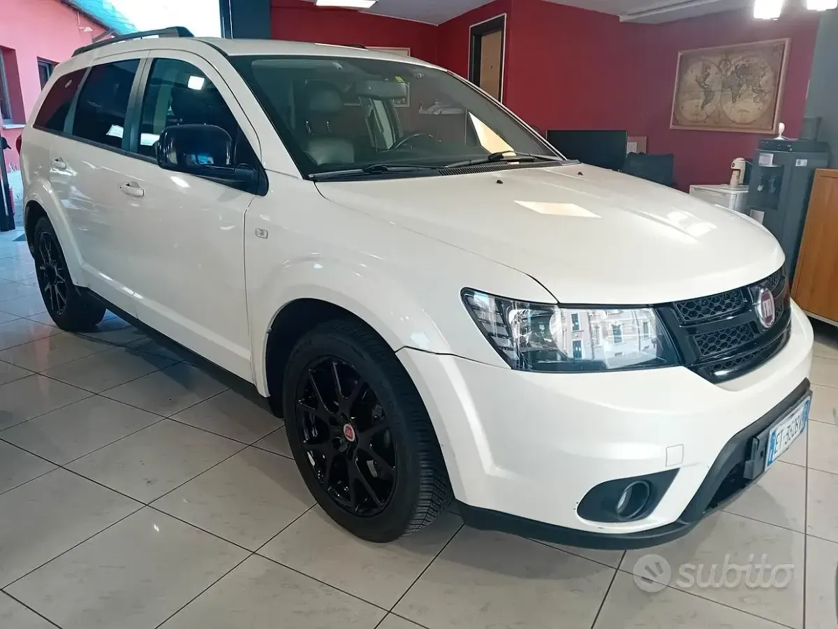 Usata Fiat Freemont Black Code 170 CV (125 kW) 2014 Bianco SUV