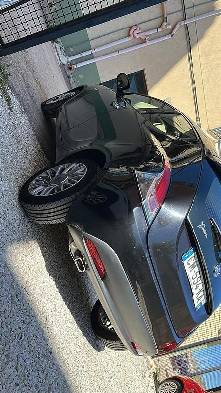 Usata Lancia Ypsilon 69 CV (50 kW) 2012 Nero Utilitaria