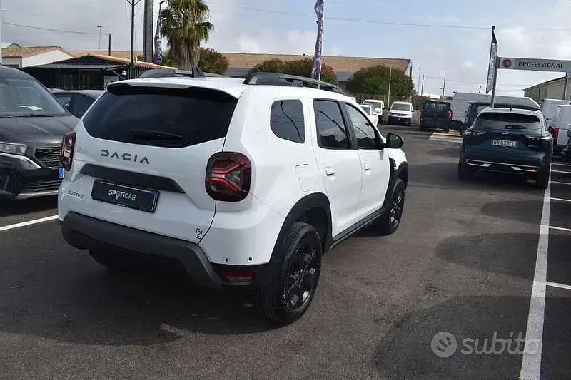 Usata Dacia Duster Journey 101 CV (74 kW) 2024 Bianco SUV
