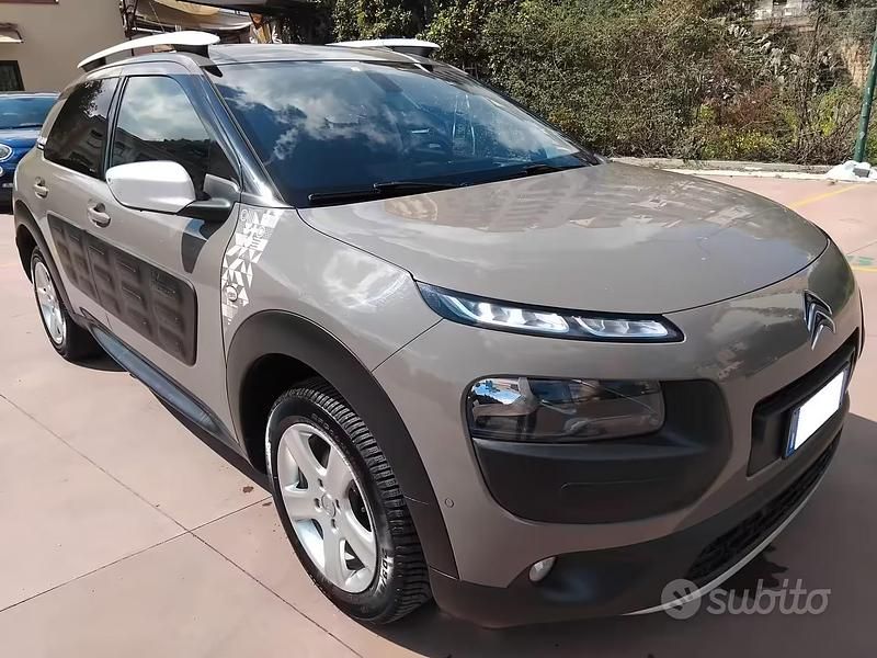 Usata Citroën C4 99 CV (72 kW) 2017 Grigio SUV