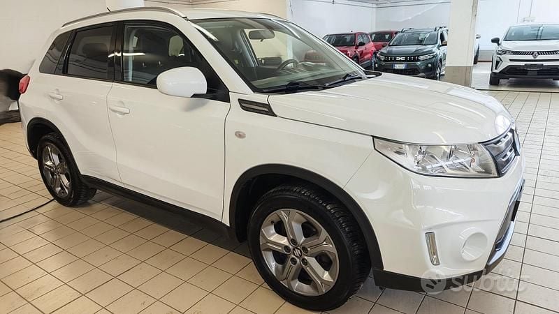 Usata Suzuki Vitara Cool 120 CV (88 kW) 2017 Bianco SUV