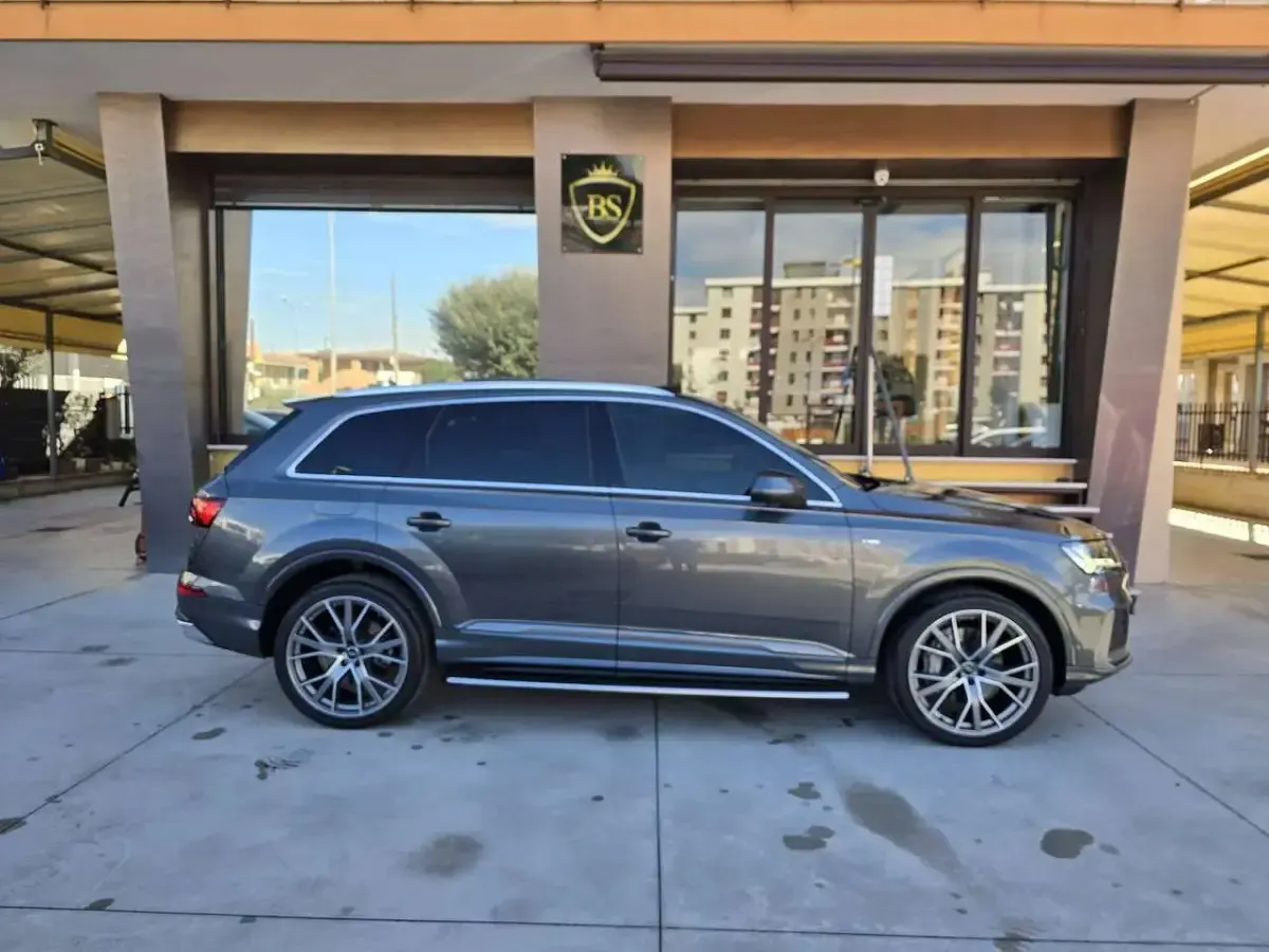 Usata Audi Q7 Ambiente 286 CV (210 kW) 2020 Grigio SUV
