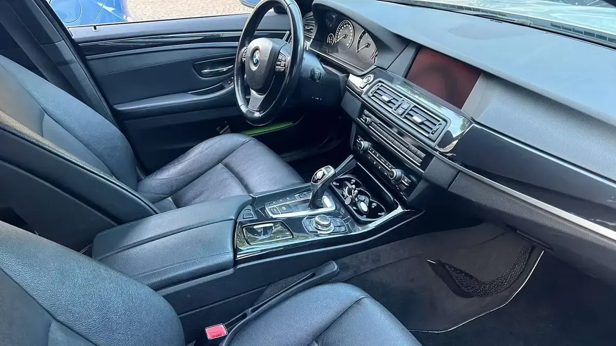 Usata BMW 530 258 CV (189 kW) 2012 Argento Berlina