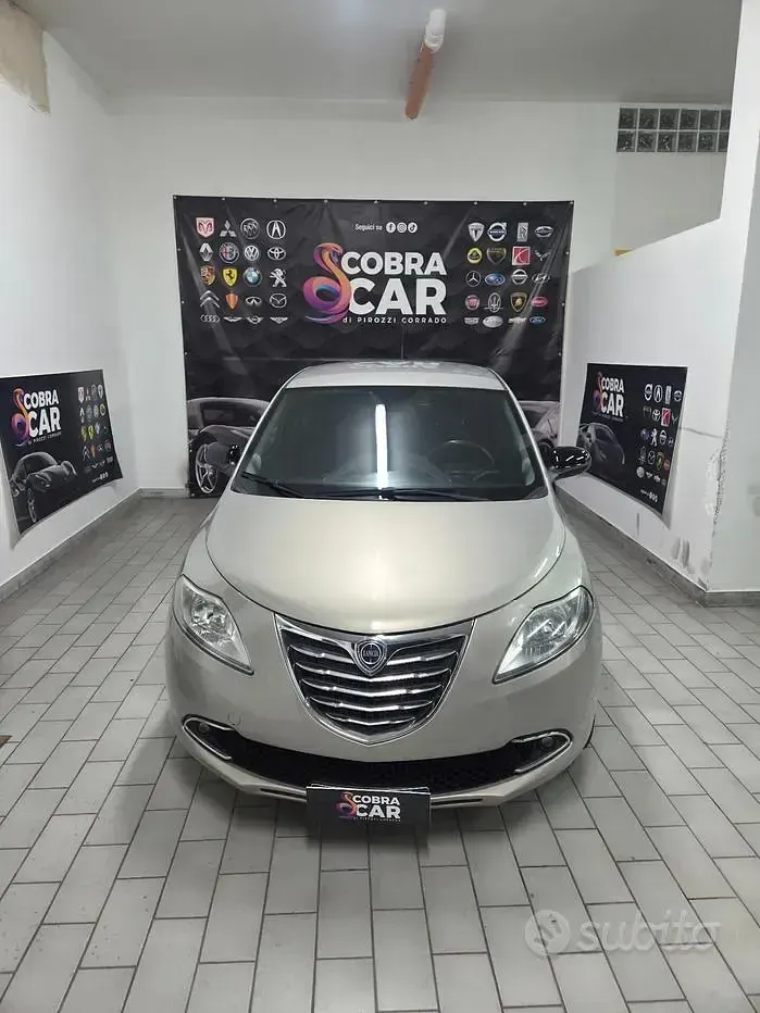 Usata Lancia Ypsilon S 85 CV (62 kW) 2012 Grigio Utilitaria