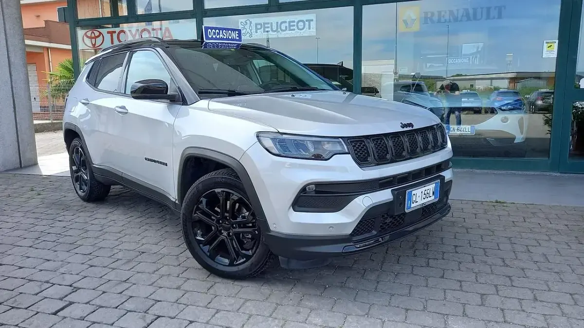 Usata Jeep Compass Night Eagle 131 CV (96 kW) 2022 Argento SUV