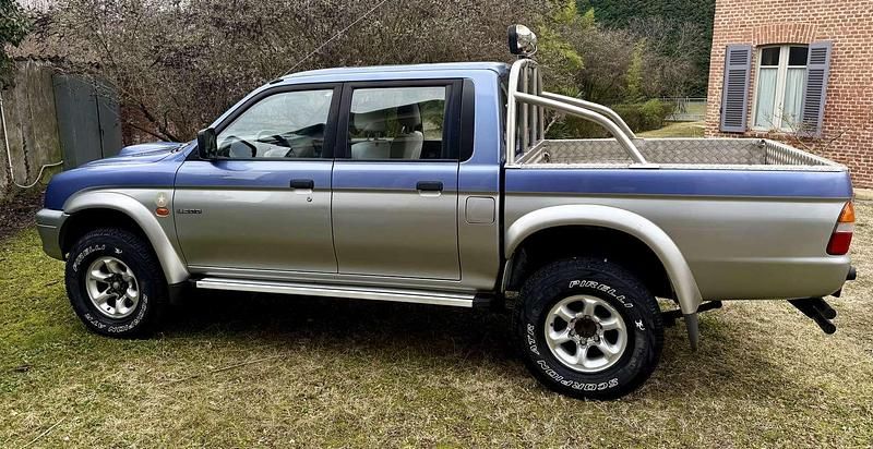 Usata Mitsubishi L200 99 CV (72 kW) 2019 Blu/azzurro Pick-up