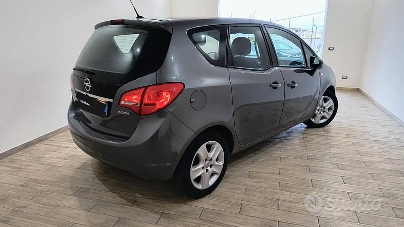 Usata Opel Meriva 95 CV (69 kW) 2016 Grigio Monovolume