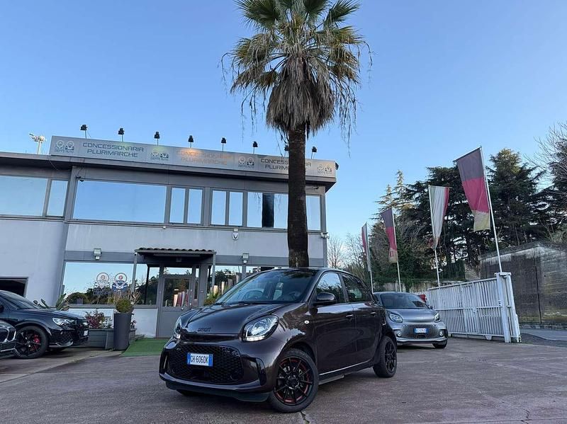 Usata Smart ForFour Electric Drive 60 kW (82 CV) 2021 Marrone Utilitaria
