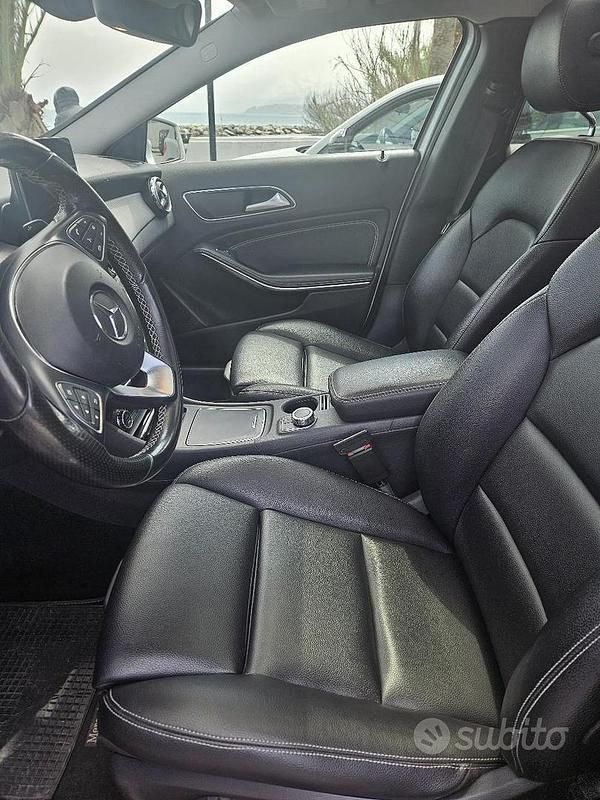 Usata Mercedes 200 136 CV (100 kW) 2018 Grigio Station wagon