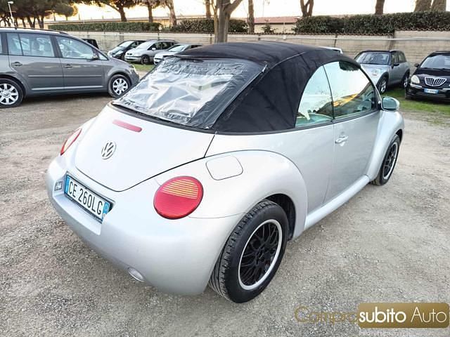 Usata VW New Beetle 101 CV (74 kW) 2003 Grigio Utilitaria