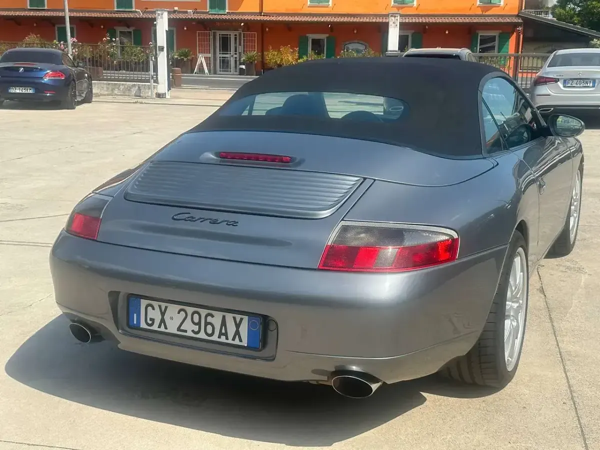 Usata Porsche 911 Carrera Cabriolet 300 CV (220 kW) 2001 Grigio scuro met. Cabrio