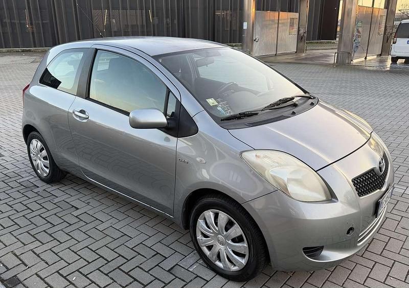 Usata Toyota Yaris Sol 90 CV (66 kW) 2007 Other Utilitaria