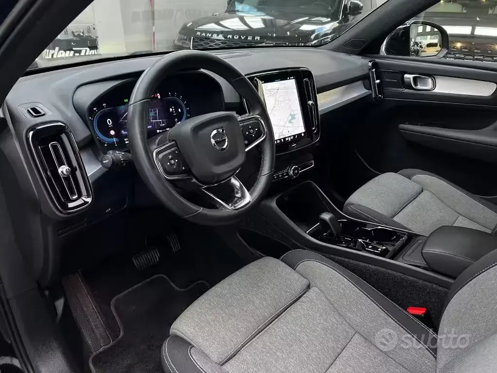 Usata Volvo XC40 Plus 163 CV (119 kW) 2022 Nero SUV