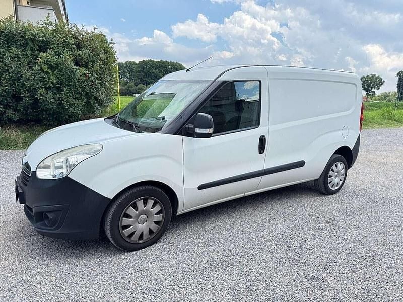 Bianco Usata 2016 Fiat Doblò Monovolume | 5700 € (Super prezzo) - Immagine 1/4