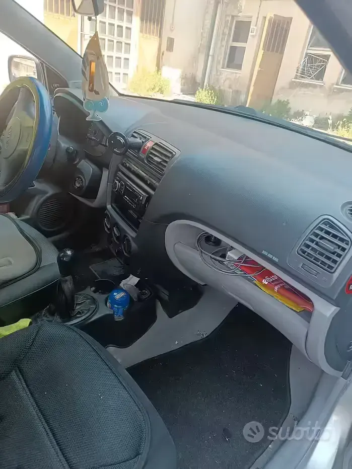 Usata Kia Picanto 61 CV (44 kW) 2007 Grigio Utilitaria