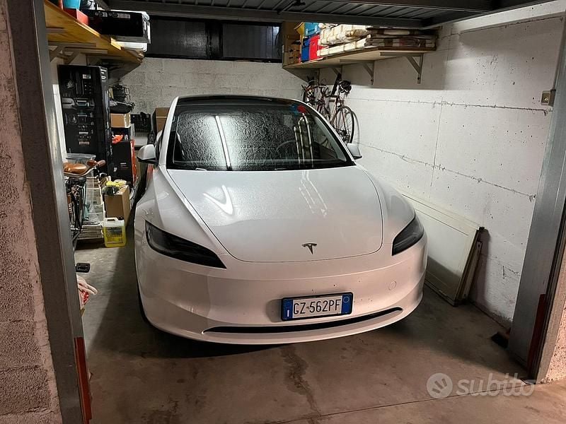 Usata Tesla Model 3 Long Range RWD 366 kW (498 CV) 2025 Bianco Berlina