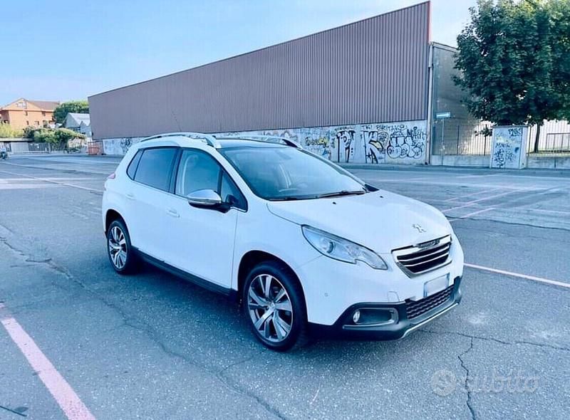 Usata Peugeot 2008 Allure 120 CV (88 kW) 2019 Bianco SUV