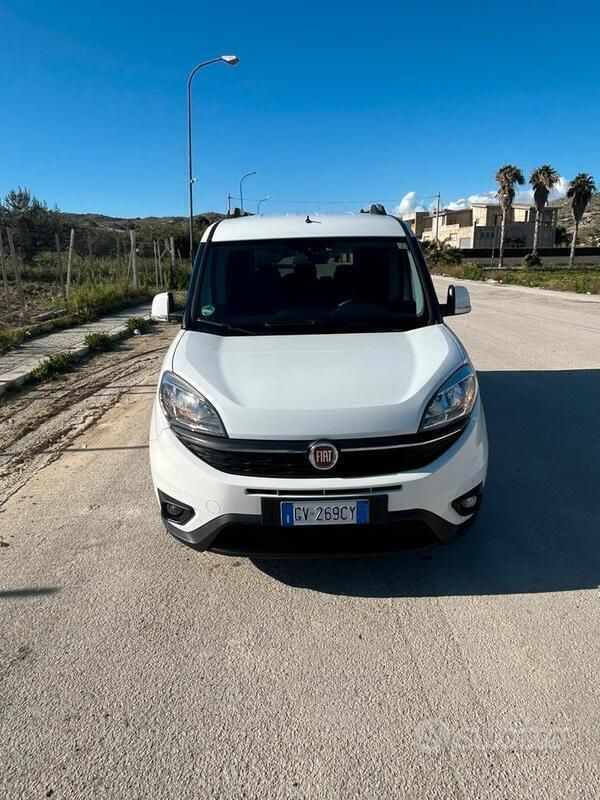 Usata 2016 Fiat Doblò Monovolume | 11.690 € (Molto cara) - Immagine 1/4