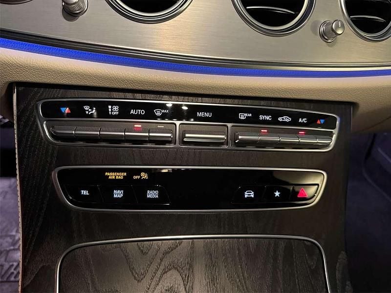 Usata Mercedes E220 Premium Plus 194 CV (142 kW) 2022 Nero Station wagon