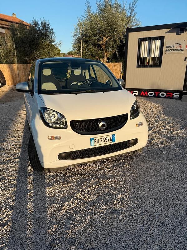 Bianco Usata 2016 Smart ForTwo Coupé Passion Utilitaria | 9399 € (Buon prezzo) - Immagine 1/4