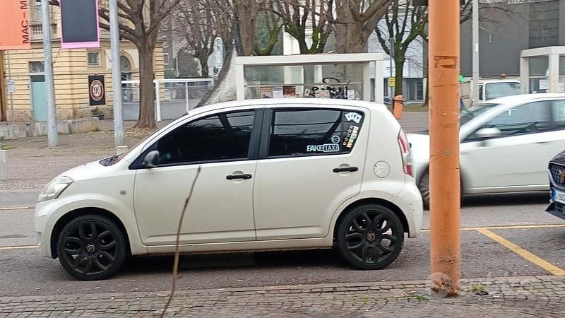 Usata Daihatsu Sirion 2009 Bianco Utilitaria