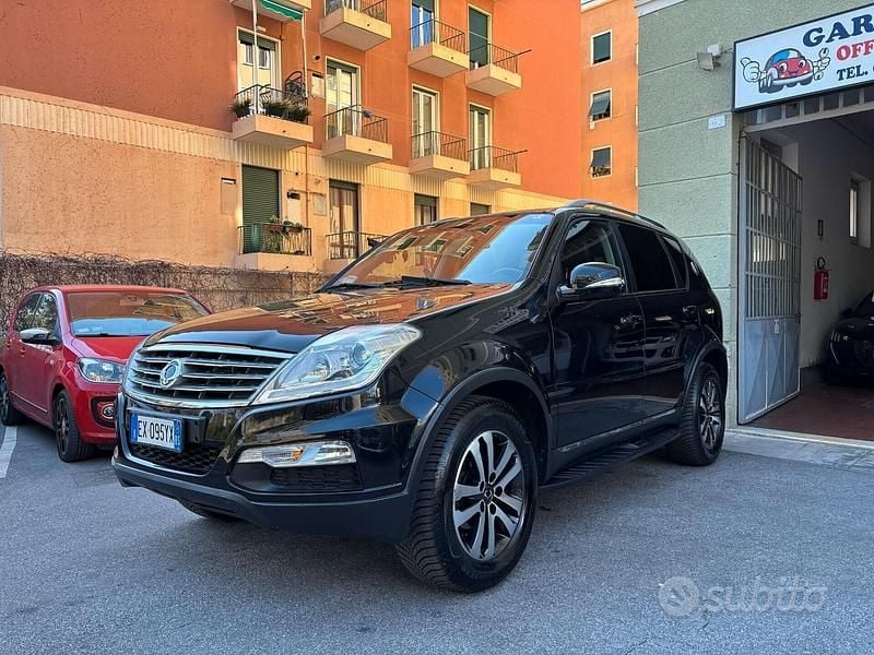 Usata Ssangyong (KGM) Rexton 155 CV (114 kW) 2014 Nero SUV