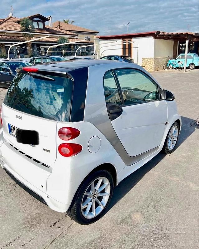 Usata Smart ForTwo Coupé 61 CV (44 kW) 2010 Bianco Coupé