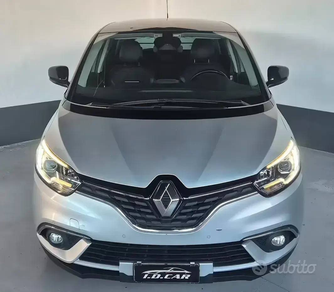 Usata Renault Scénic IV Intens 110 CV (80 kW) 2017 Argento Monovolume