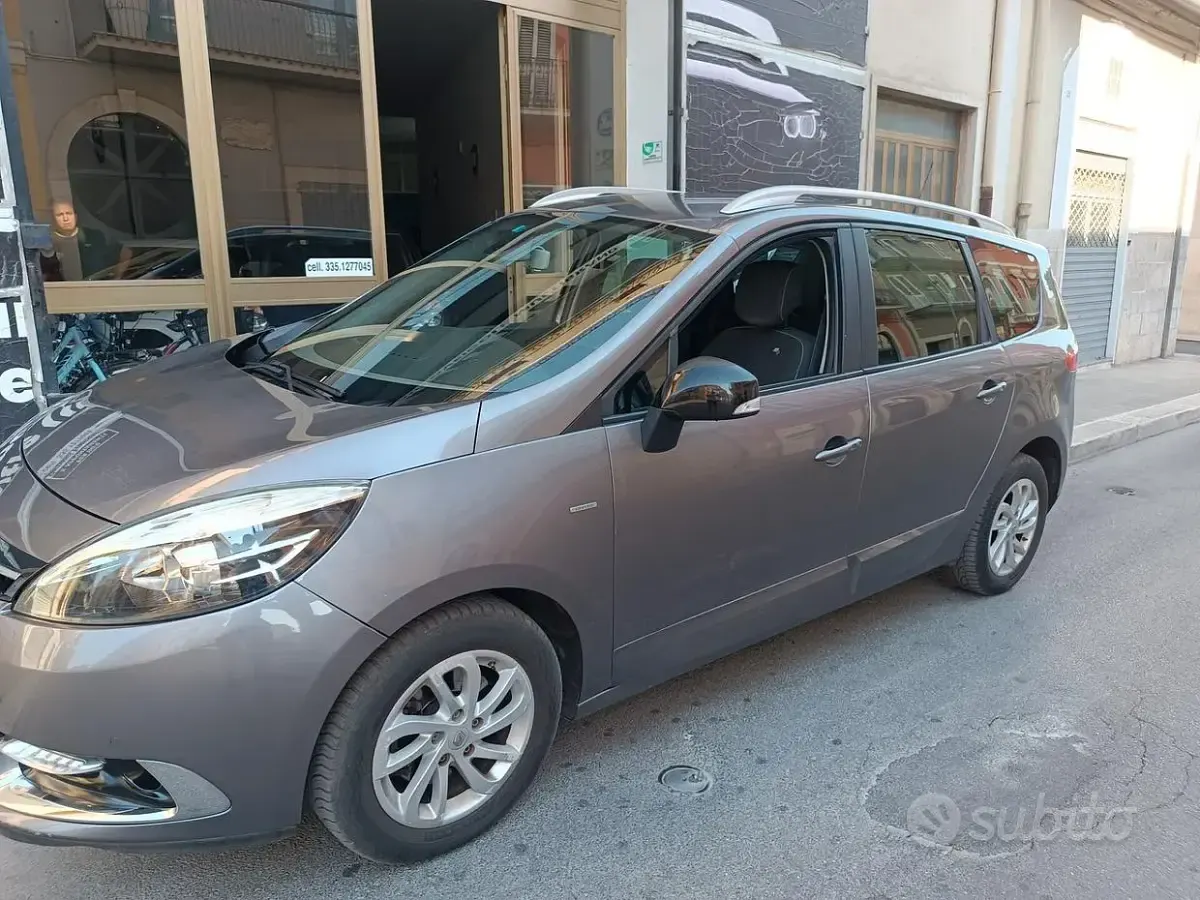 Usata Renault Scénic LIMITED 110 CV (80 kW) 2015 Grigio Monovolume