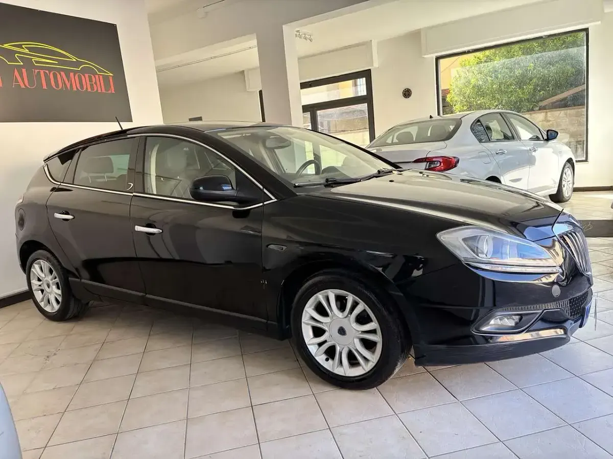 Usata Lancia Delta Gold 105 CV (77 kW) 2012 Other Utilitaria