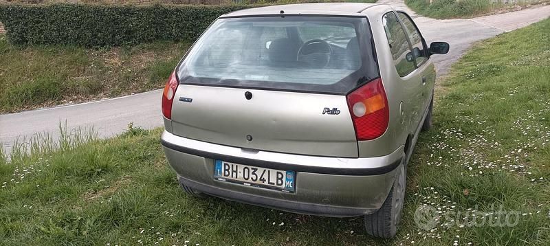 Usata Fiat Palio 68 CV (50 kW) 2000 Grigio Berlina