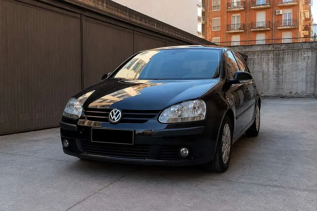 Usata VW Golf V Comfortline 105 CV (77 kW) 2007 Berlina