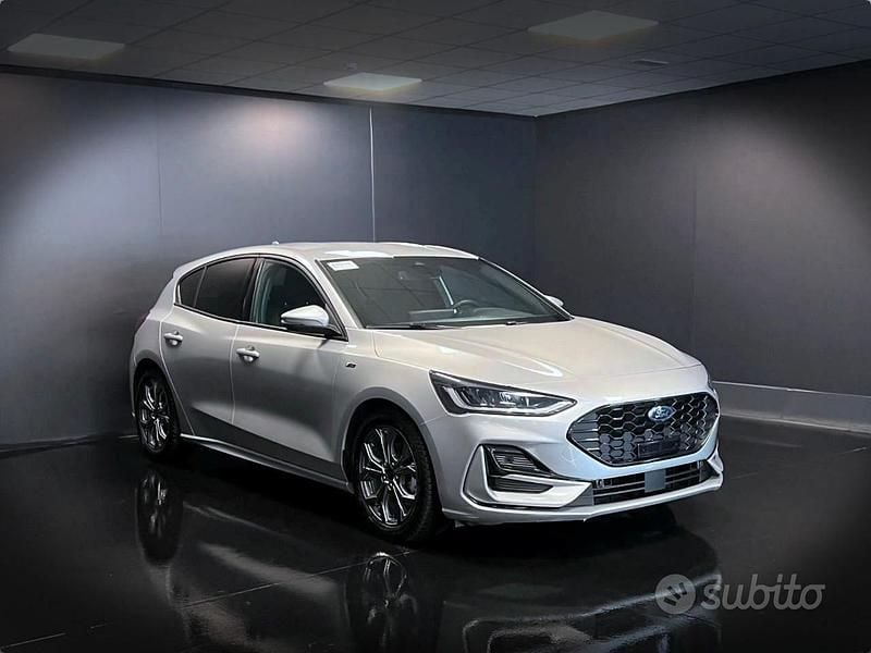Usata Ford Focus ST 116 CV (85 kW) 2025 Grigio Berlina