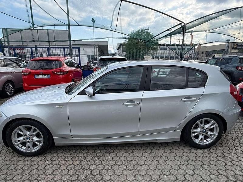 Usata BMW 116 122 CV (89 kW) 2008 Argento Utilitaria