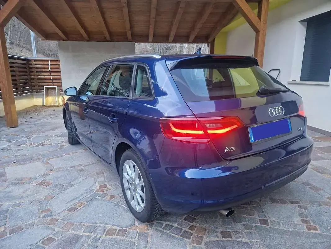 Usata Audi A3 Attraction 105 CV (77 kW) 2014 Blu/azzurro Berlina