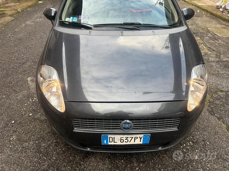 Usata Fiat Grande Punto Dynamic 77 CV (56 kW) 2009 Nero Utilitaria
