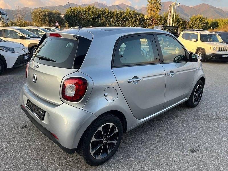 Usata Smart ForFour Passion 71 CV (52 kW) 2015 Giallo Utilitaria