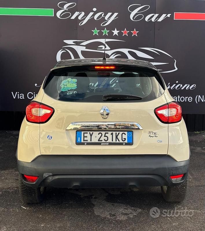 Usata Renault Captur 120 CV (88 kW) 2016 Beige SUV