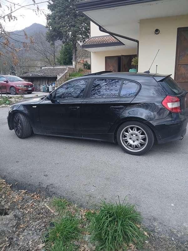 Usata BMW 118 122 CV (89 kW) 2006 Utilitaria