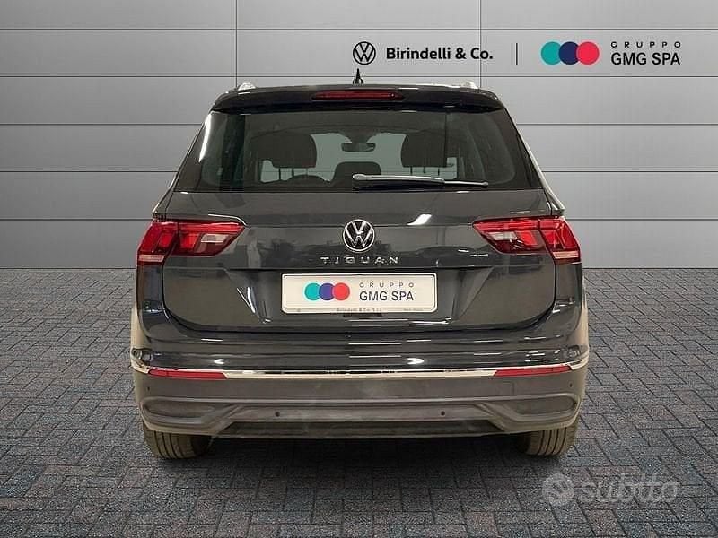 Usata VW Tiguan Life 122 CV (89 kW) 2023 Grigio SUV