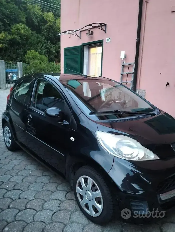 Usata Peugeot 107 68 CV (50 kW) 2010 Nero Utilitaria