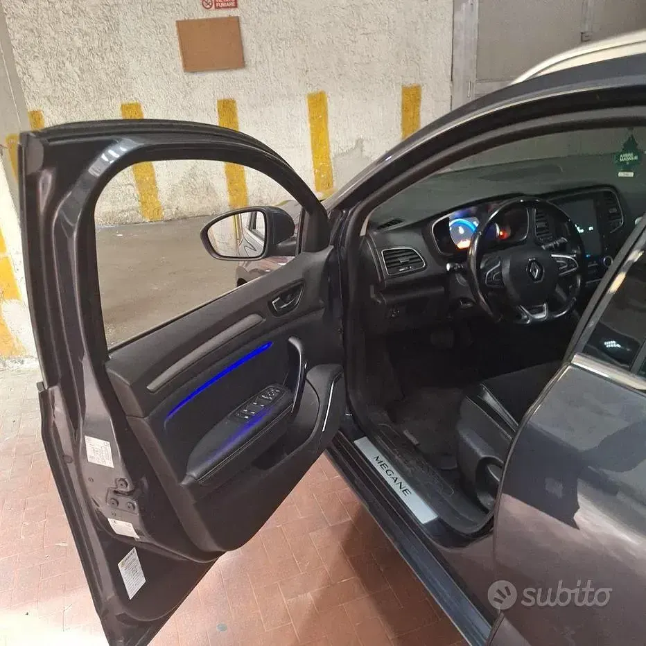 Usata Renault Mégane GrandTour 110 CV (80 kW) 2017 Blu Station wagon