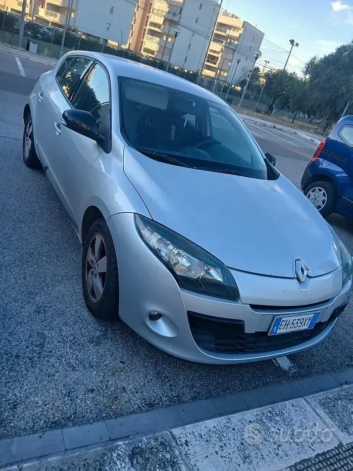 Usata Renault Mégane III 110 CV (80 kW) 2011 Grigio Berlina