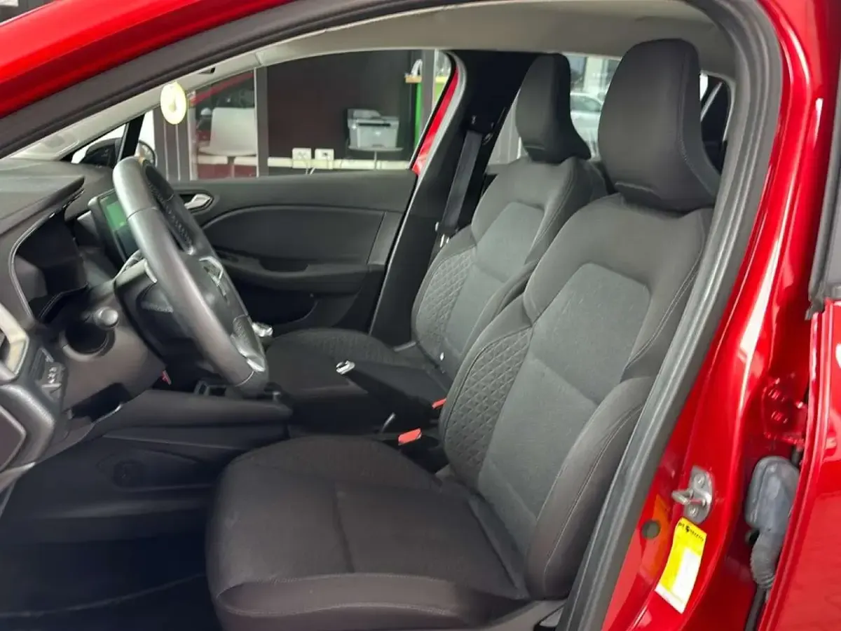Usata Renault Clio V Equilibre 101 CV (74 kW) 2023 Rosso Berlina