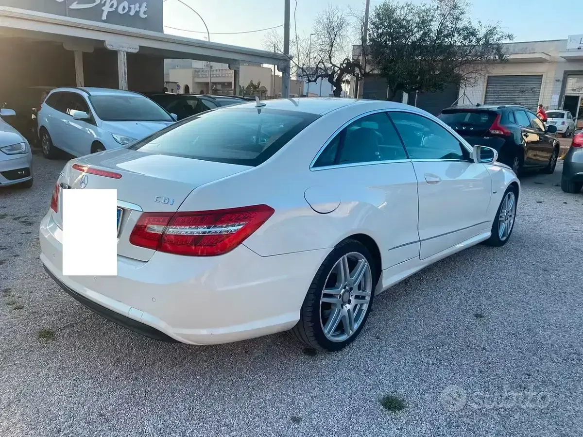 Usata Mercedes E250 Avantgarde 204 CV (150 kW) 2009 Bianco Coupé