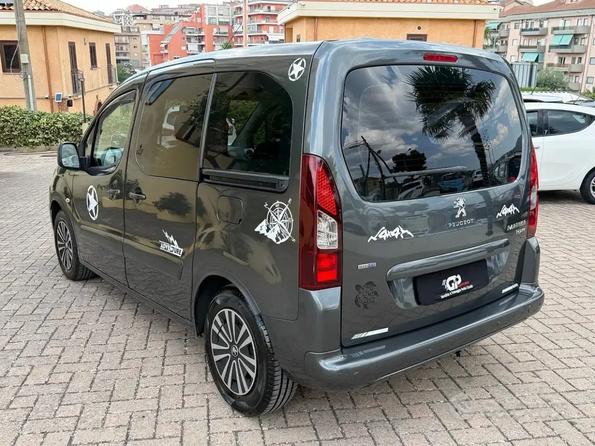 Usata Peugeot Partner Tepee Outdoor 99 CV (72 kW) 2015 Grigio Monovolume