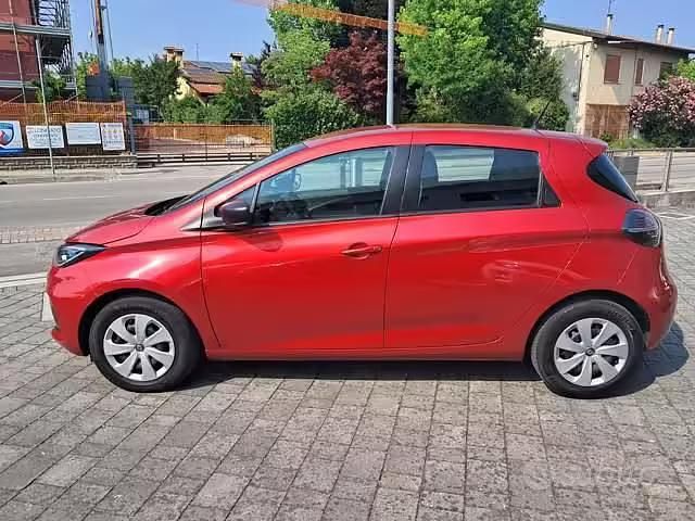 Usata Renault Zoe Life 80 kW (109 CV) 2022 Rosso Utilitaria